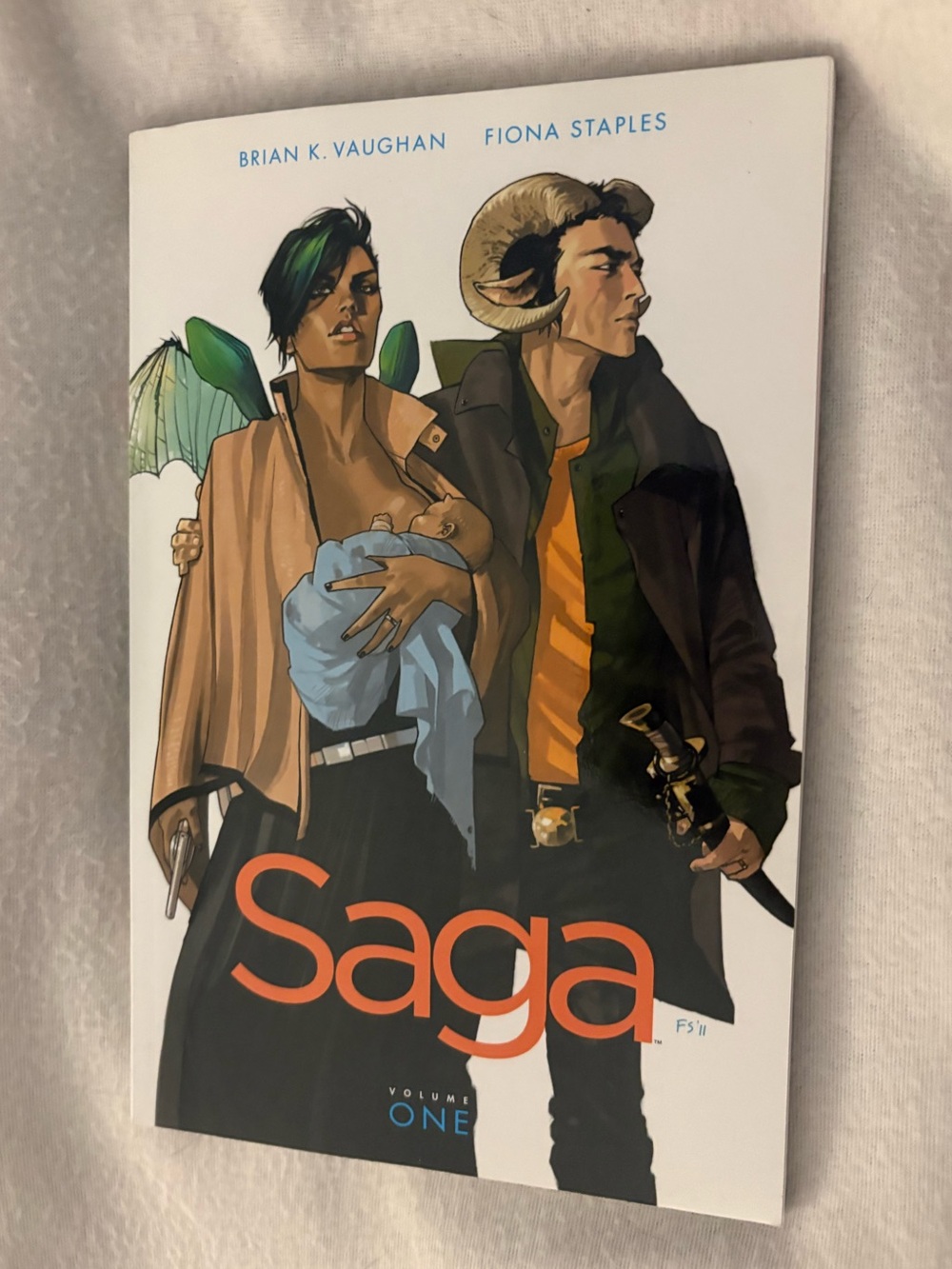 2/10✨Saga comic book 1